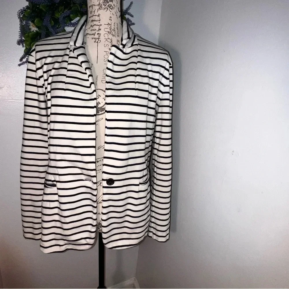Old Navy,L,off white navy striped long sleeve collared, button front knit jacket